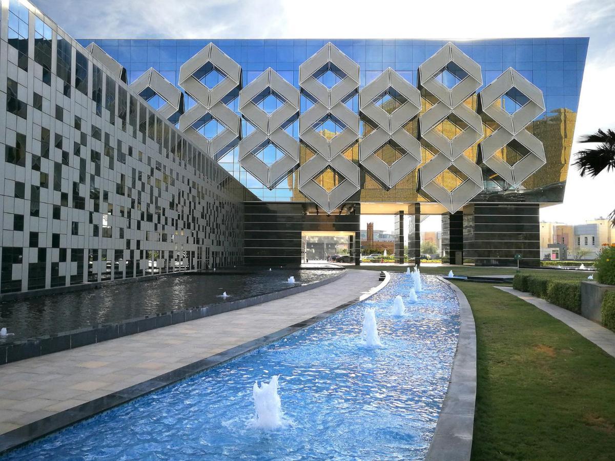 كراون بلازا آر دي سي الرياض - فندق و مركز مؤتمرات المظهر الخارجي الصورة The Sheikh Zayed House