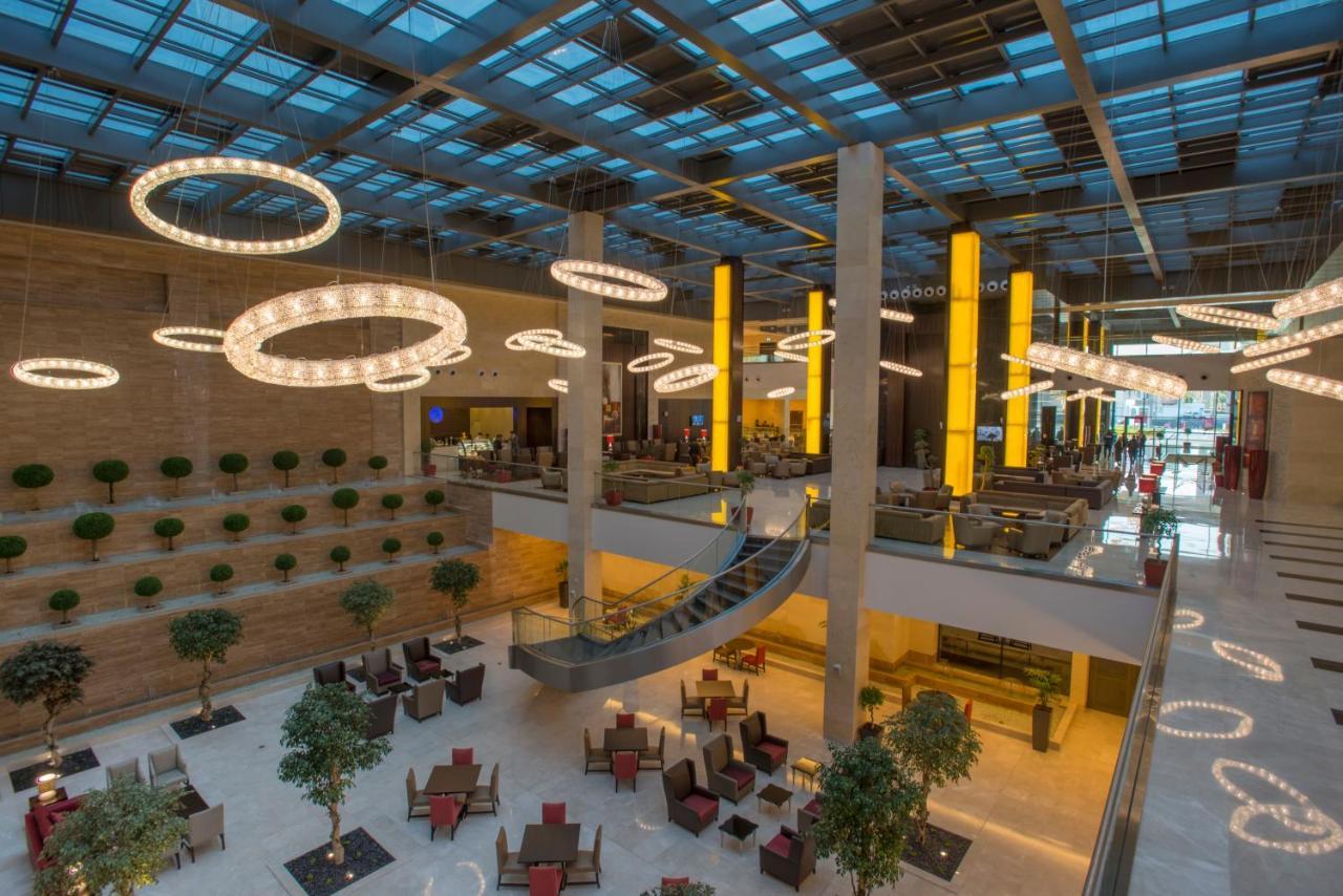 كراون بلازا آر دي سي الرياض - فندق و مركز مؤتمرات المظهر الخارجي الصورة The interior of the terminal