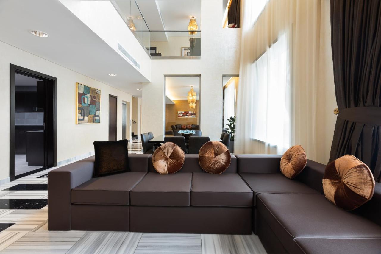 كراون بلازا آر دي سي الرياض - فندق و مركز مؤتمرات المظهر الخارجي الصورة A living room in a modern house
