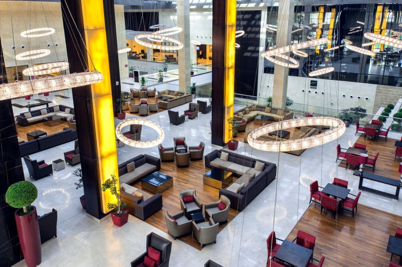 كراون بلازا آر دي سي الرياض - فندق و مركز مؤتمرات المظهر الخارجي الصورة The lobby of the hotel