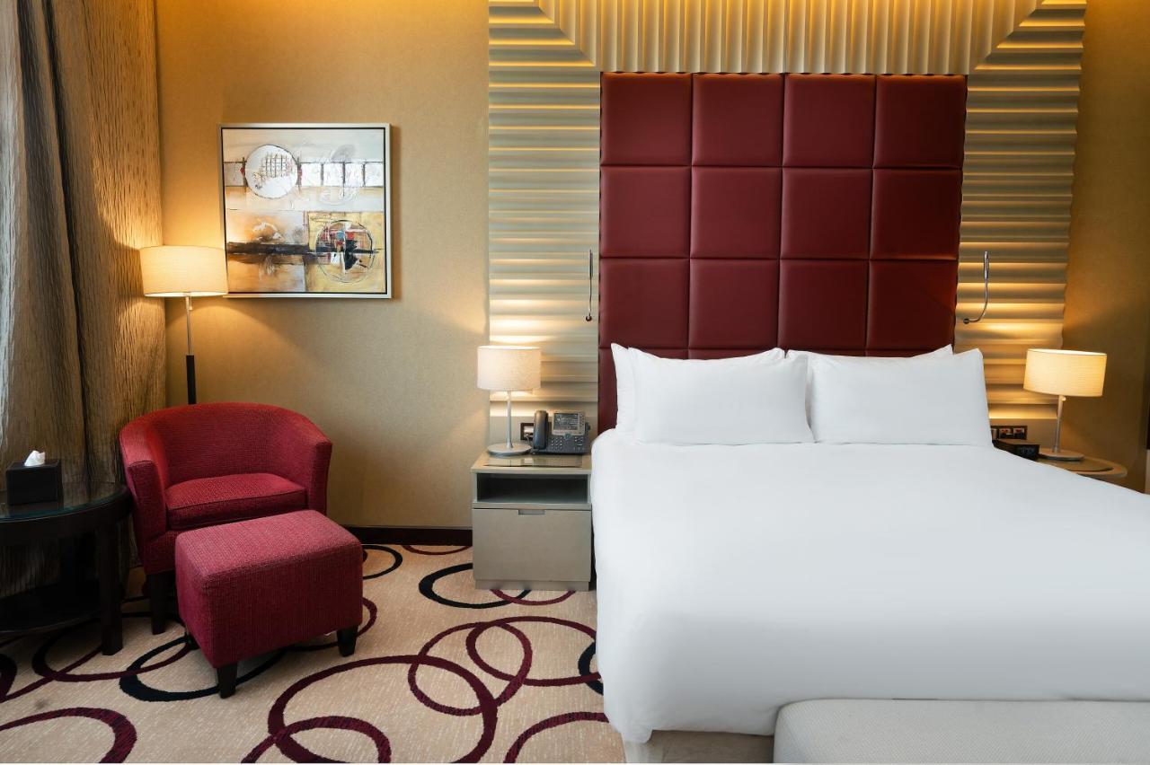 كراون بلازا آر دي سي الرياض - فندق و مركز مؤتمرات المظهر الخارجي الصورة A bedroom at the hotel